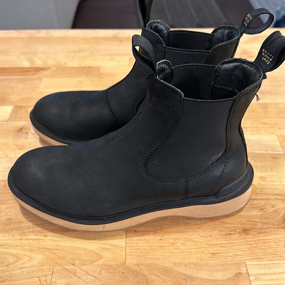 Sorel boots - 8.5 Hi-Line™ Chelsea - Picture 3 of 7